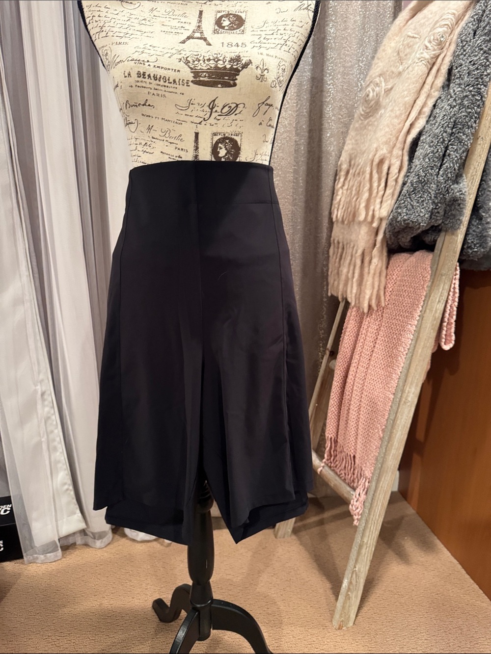 Athleta Black High-Waist Wide-Leg Short